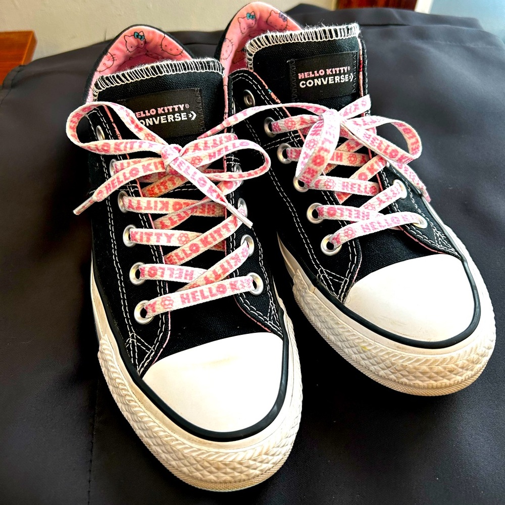 Hello Kitty Women’s Converse